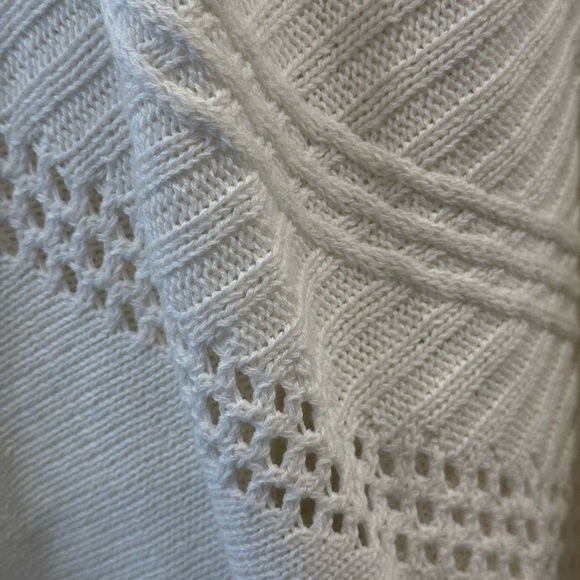 Chic White Fringe Poncho - Picture 7 of 7